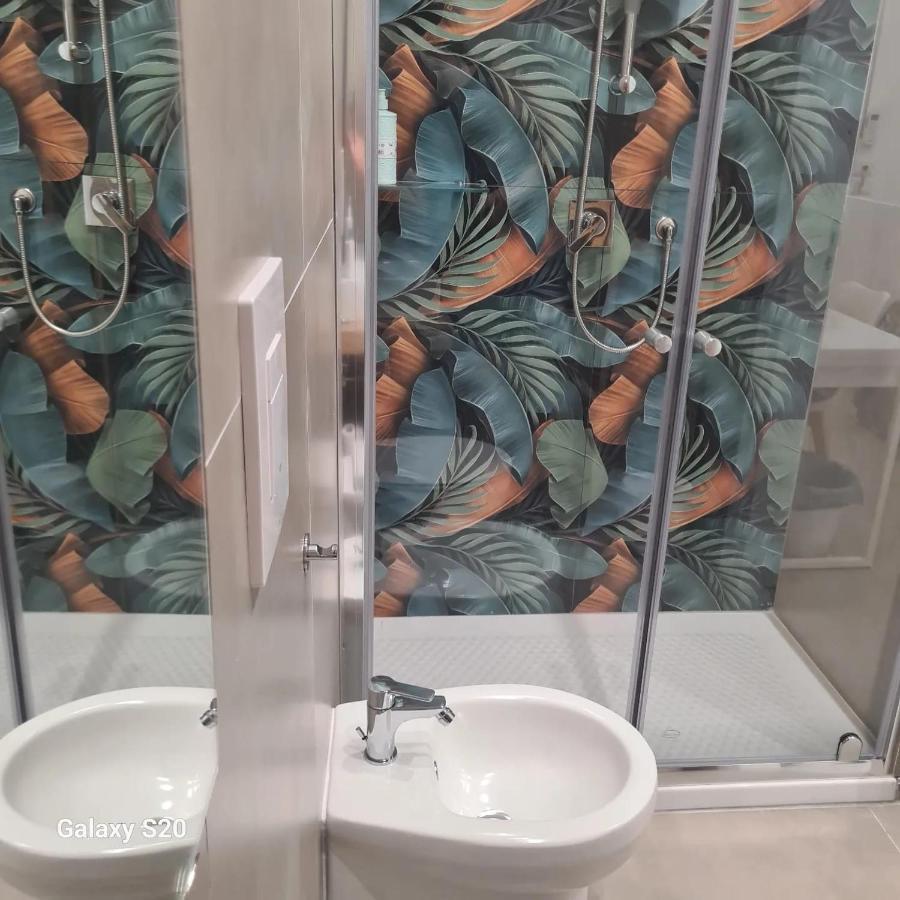 Residenza Nascari Al Plebiscito Hotel Наполи Екстериор снимка