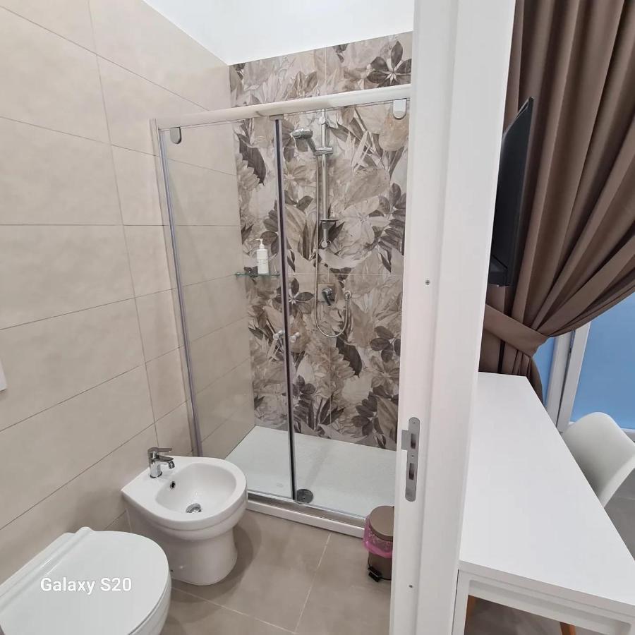Residenza Nascari Al Plebiscito Hotel Наполи Екстериор снимка