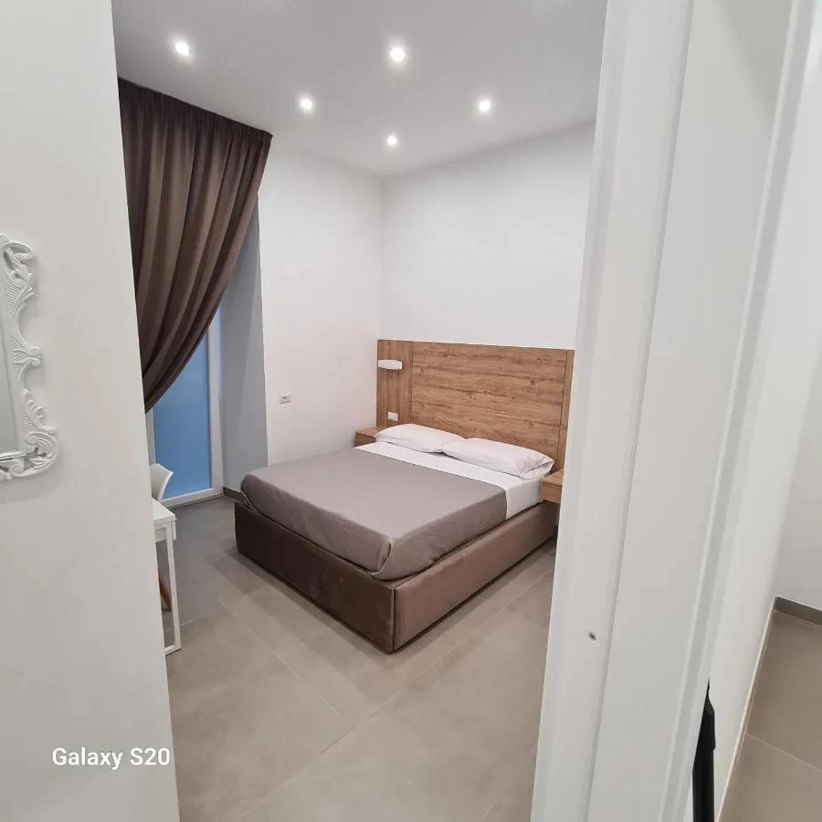 Residenza Nascari Al Plebiscito Hotel Наполи Екстериор снимка