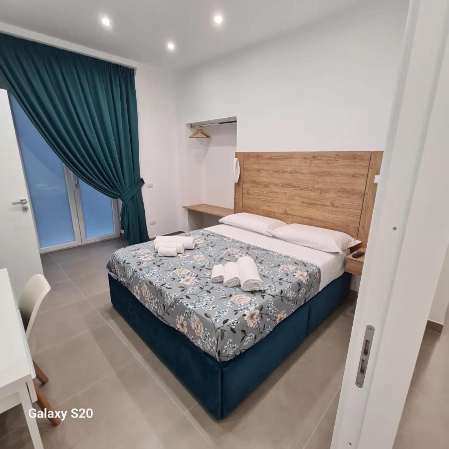 Residenza Nascari Al Plebiscito Hotel Наполи Екстериор снимка