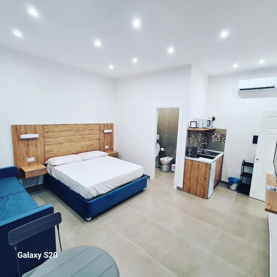 Residenza Nascari Al Plebiscito Hotel Наполи Екстериор снимка